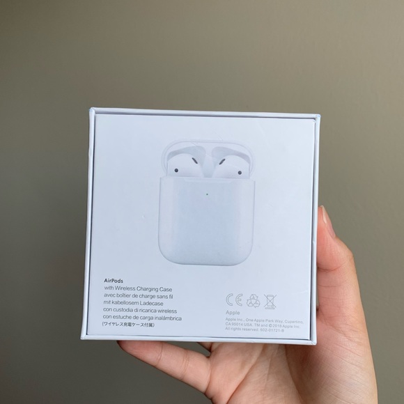 AirPods with wireless charger - Picture 3 of 9